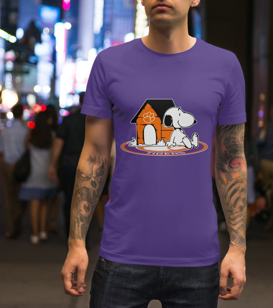 Clemson Tigers Football Forever Snoopy Doghouse Fan T-Shirt