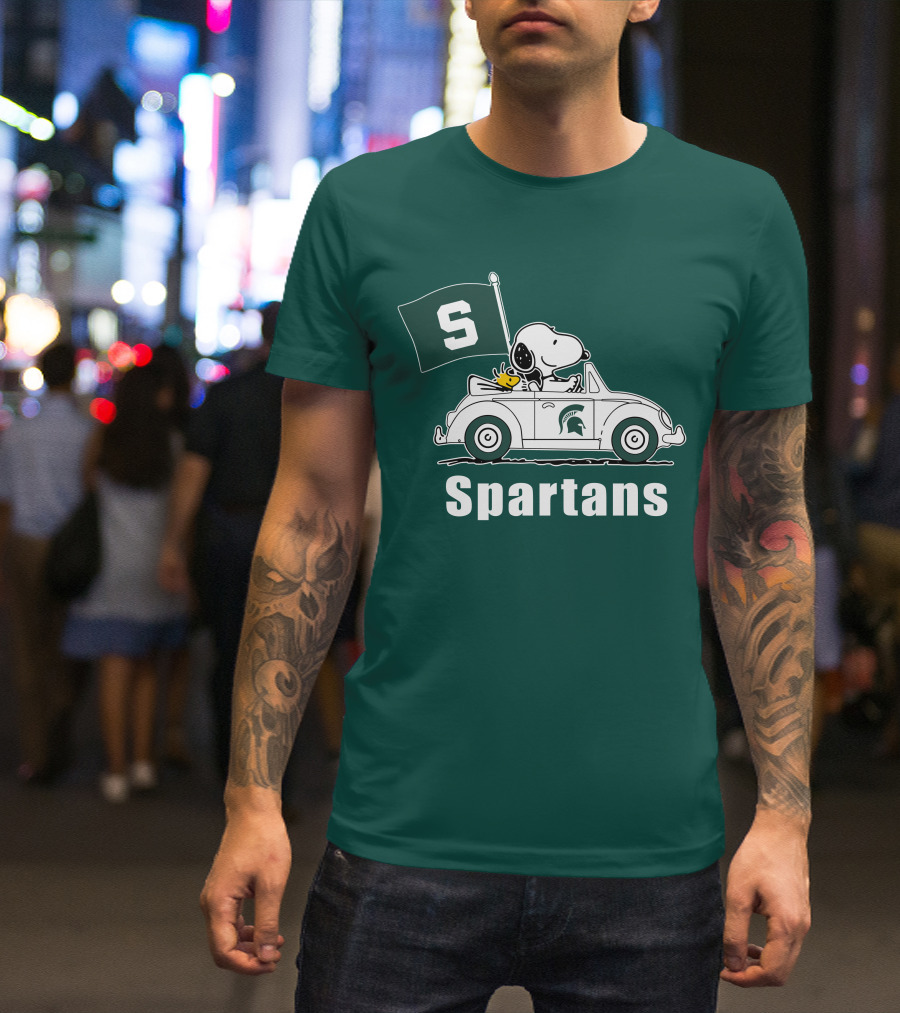 Snoopy Driving With Michigan State Spartans Flag T-Shirt