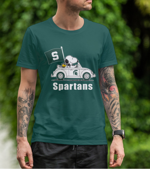 Snoopy Driving With Michigan State Spartans Flag T-Shirt