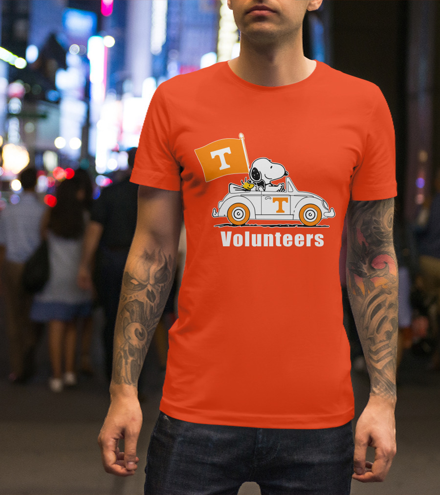 Tennessee Volunteers Snoopy Driving With T Flag T-Shirt