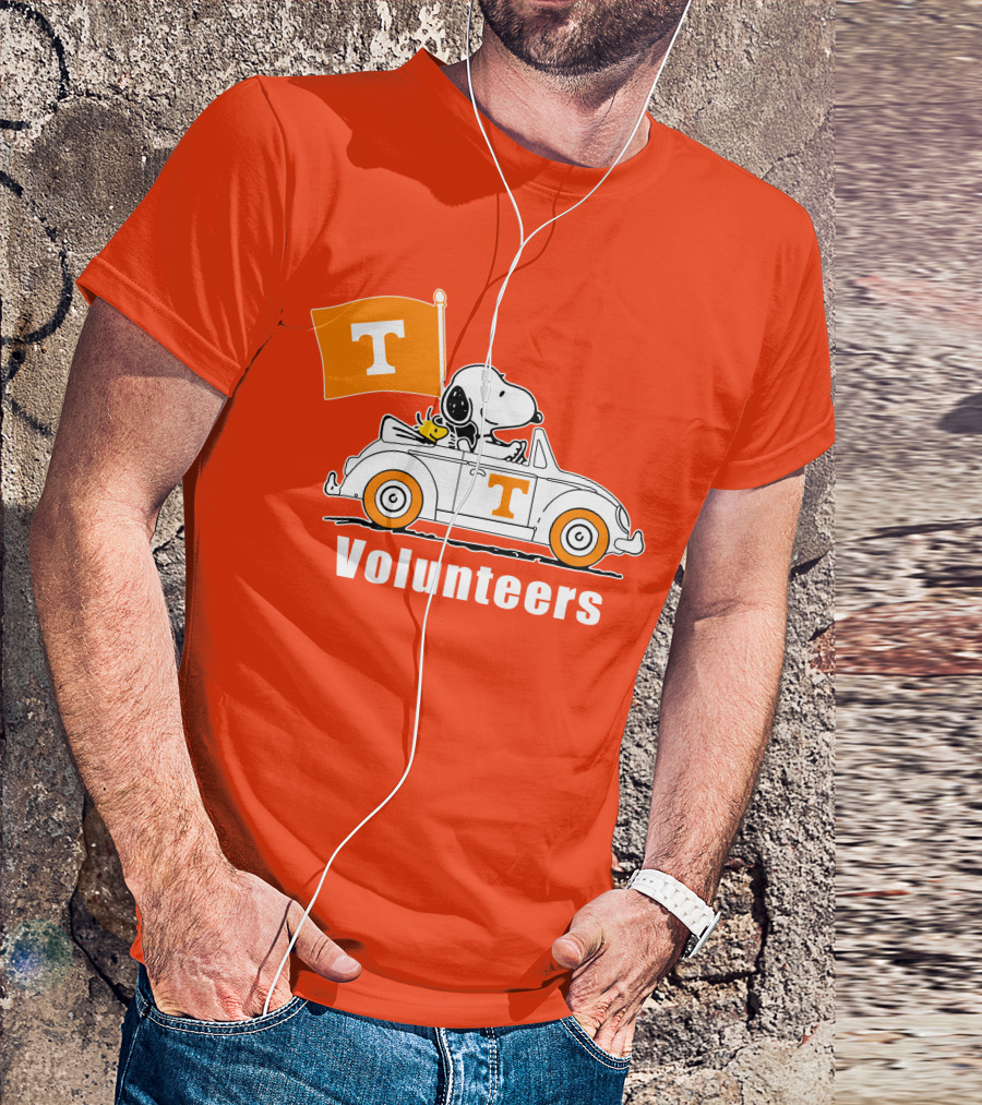 Tennessee Volunteers Snoopy Driving With T Flag T-Shirt
