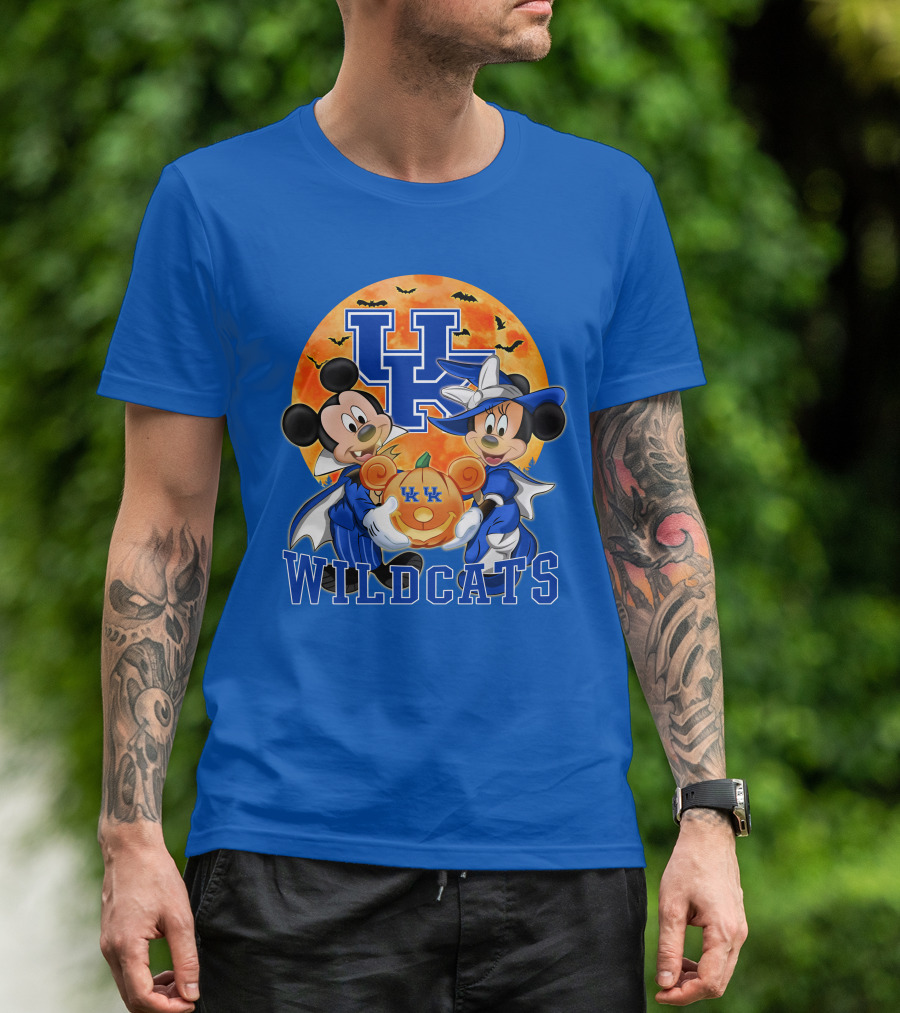 Kentucky Wildcats Mickey Mouse Minnie Mouse Halloween Moon Pumpkin T-Shirt