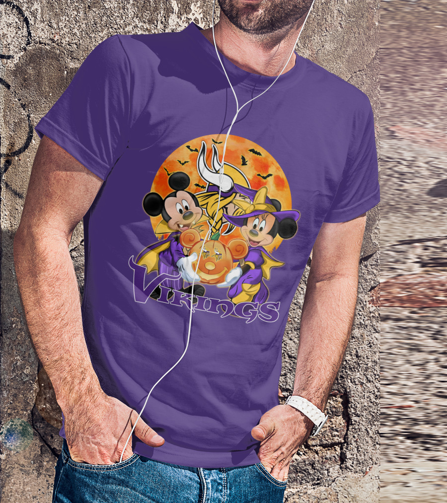 Vikings Halloween Mickey Mouse And Minnie Mouse Football Pumpkin T-Shirt