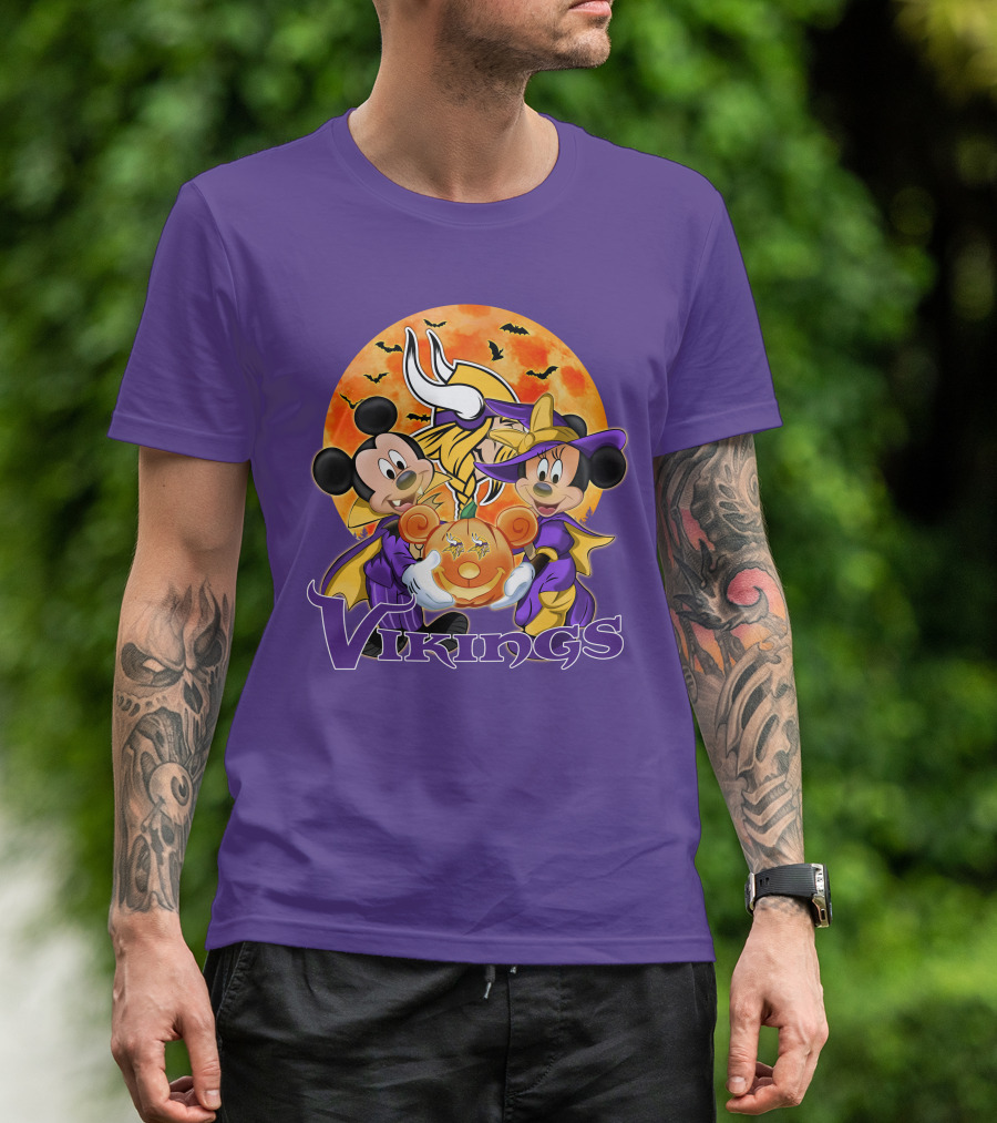 Vikings Halloween Mickey Mouse And Minnie Mouse Football Pumpkin T-Shirt