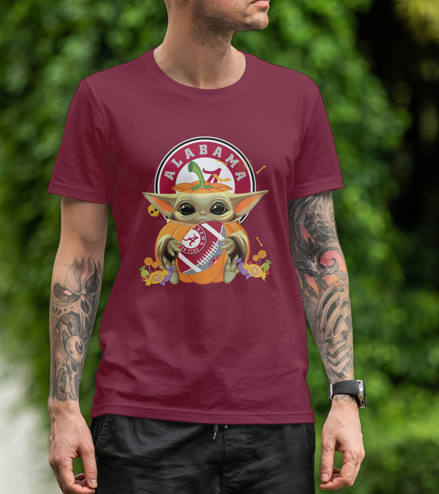 Halloween Pumpkin Baby Yoda Hug Alabama Crimson Tide Football T-Shirt