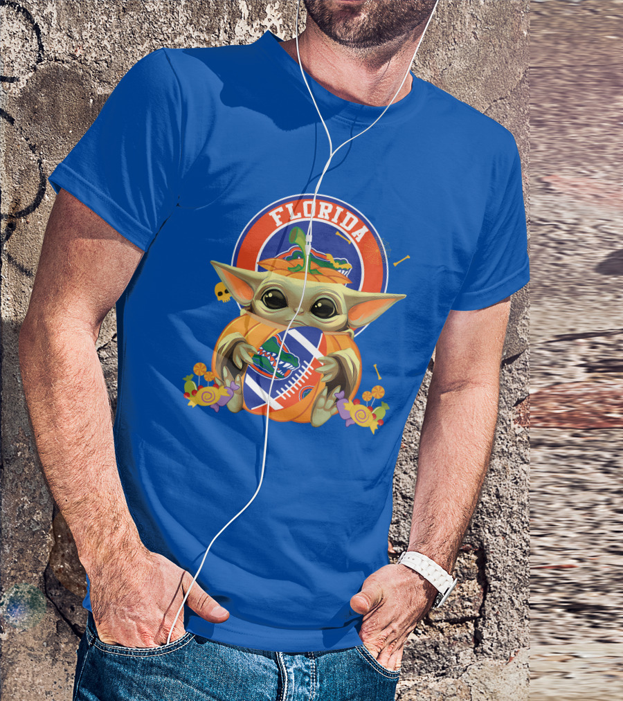 Florida Gators Halloween Pumpkin Baby Yoda Hug Football T-Shirt