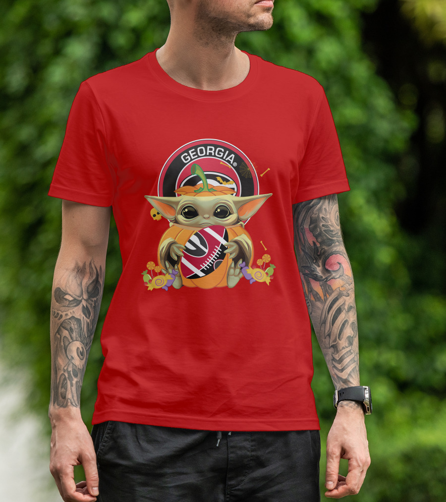 Halloween Pumpkin Baby Yoda Georgia Bulldogs Hug T-Shirt