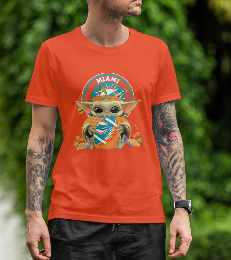Halloween Pumpkin Baby Yoda Miami Dolphins Hug Football Candy Skulls T-Shirt