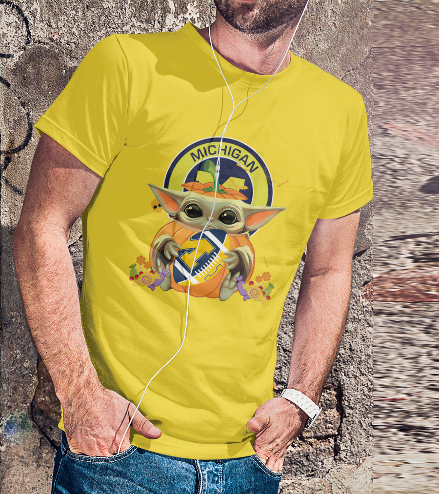 Halloween Pumpkin Baby Yoda Hug Michigan Wolverines Football T-Shirt