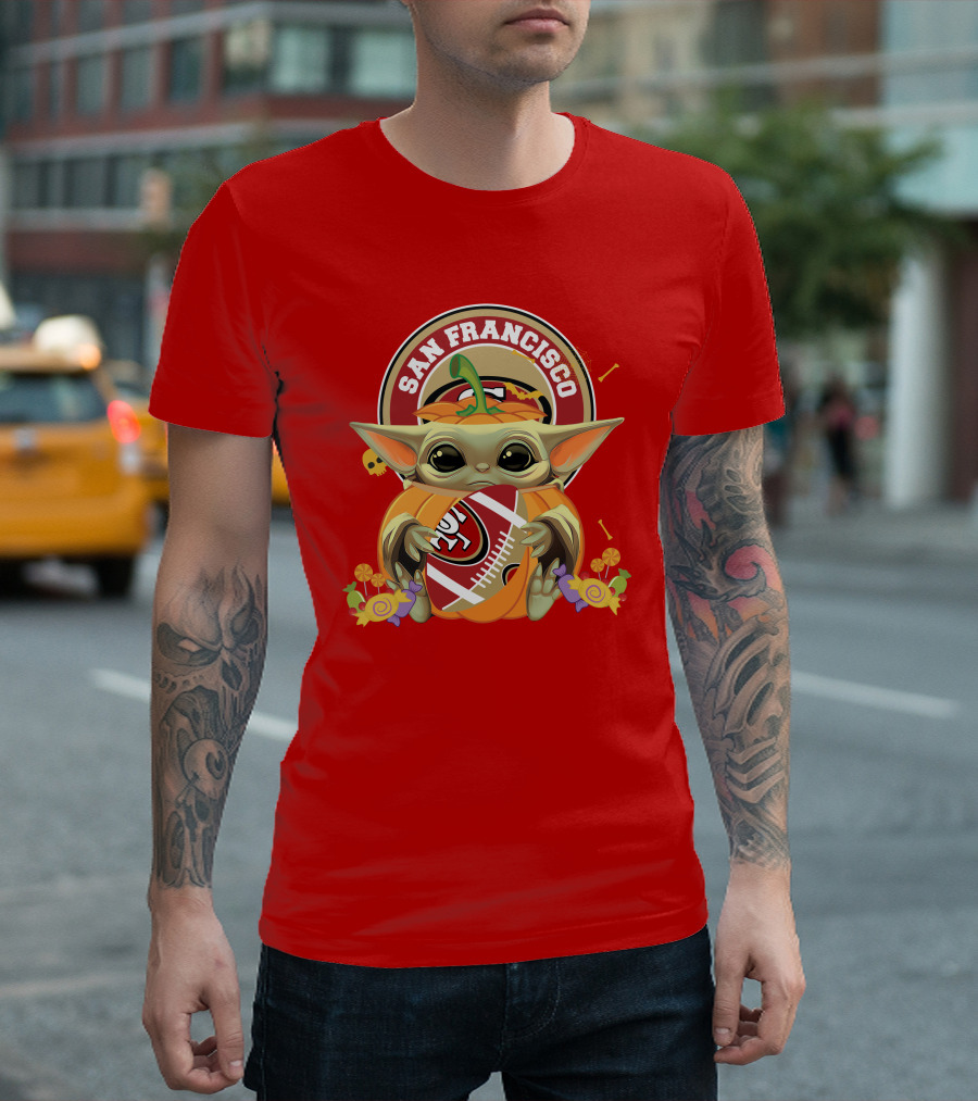 Halloween Pumpkin Baby Yoda Hug San Francisco 49ers Football T-Shirt