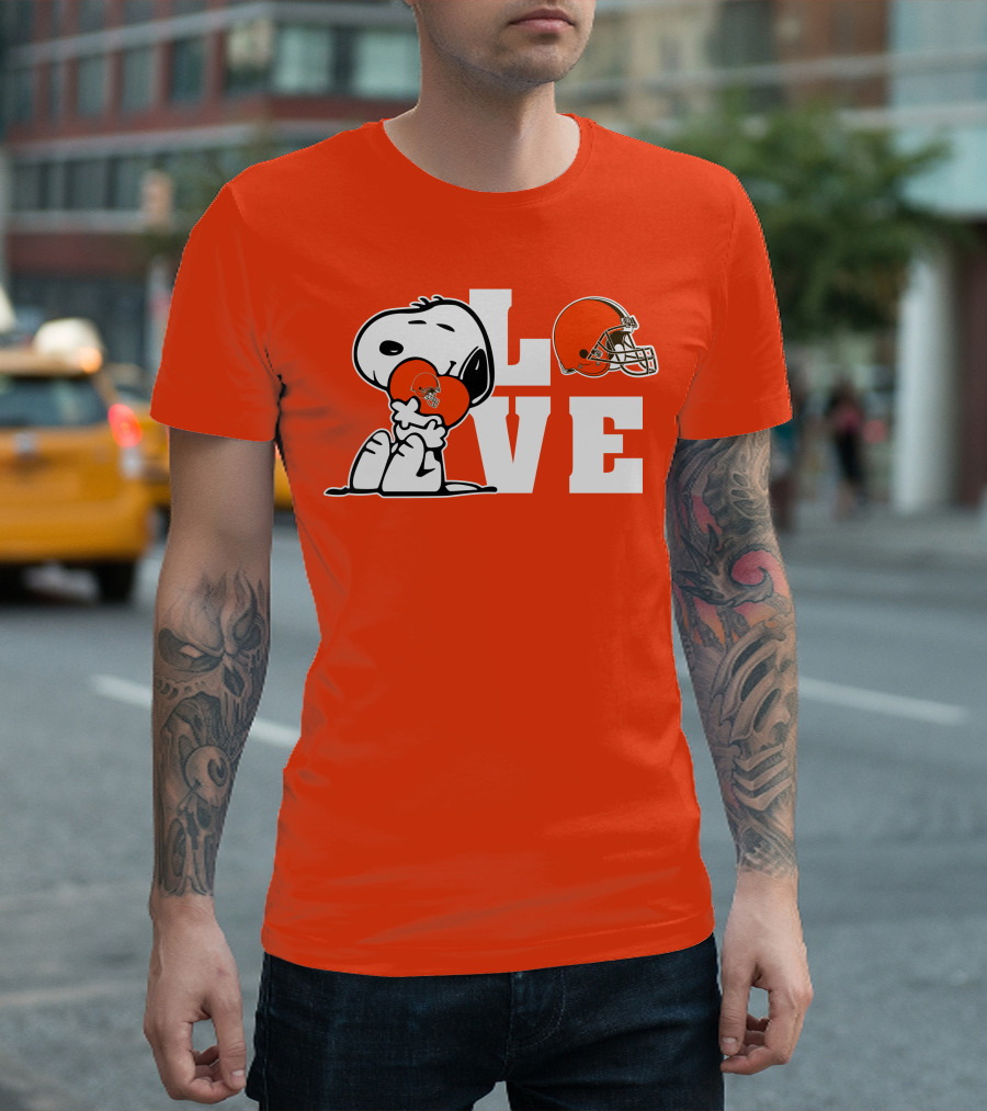 Snoopy Love Cleveland Browns Football Helmet T-Shirt