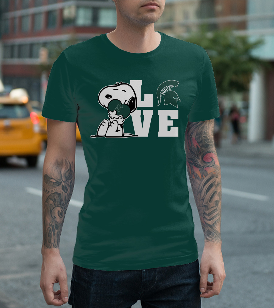 Snoopy Hugging Heart with Michigan State Spartans Helmet LOVE T-Shirt