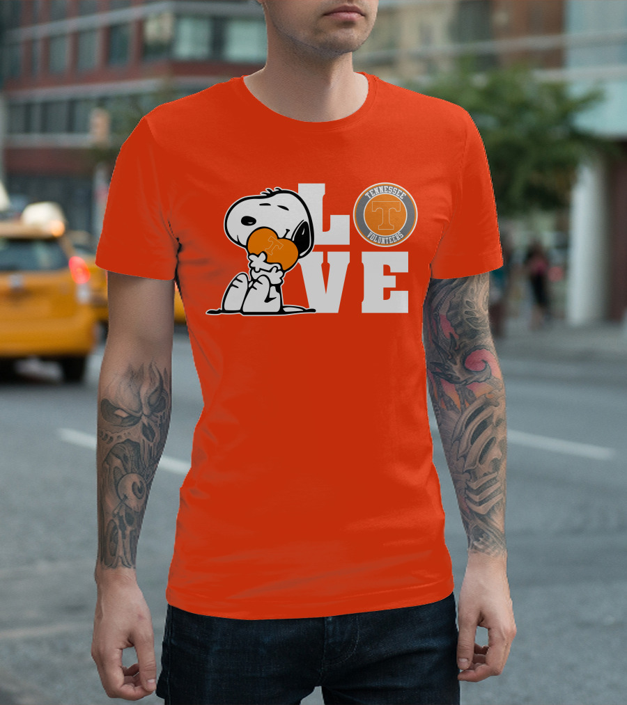 Snoopy Love Tennessee Volunteers Logo Peanuts Football Fan T-Shirt
