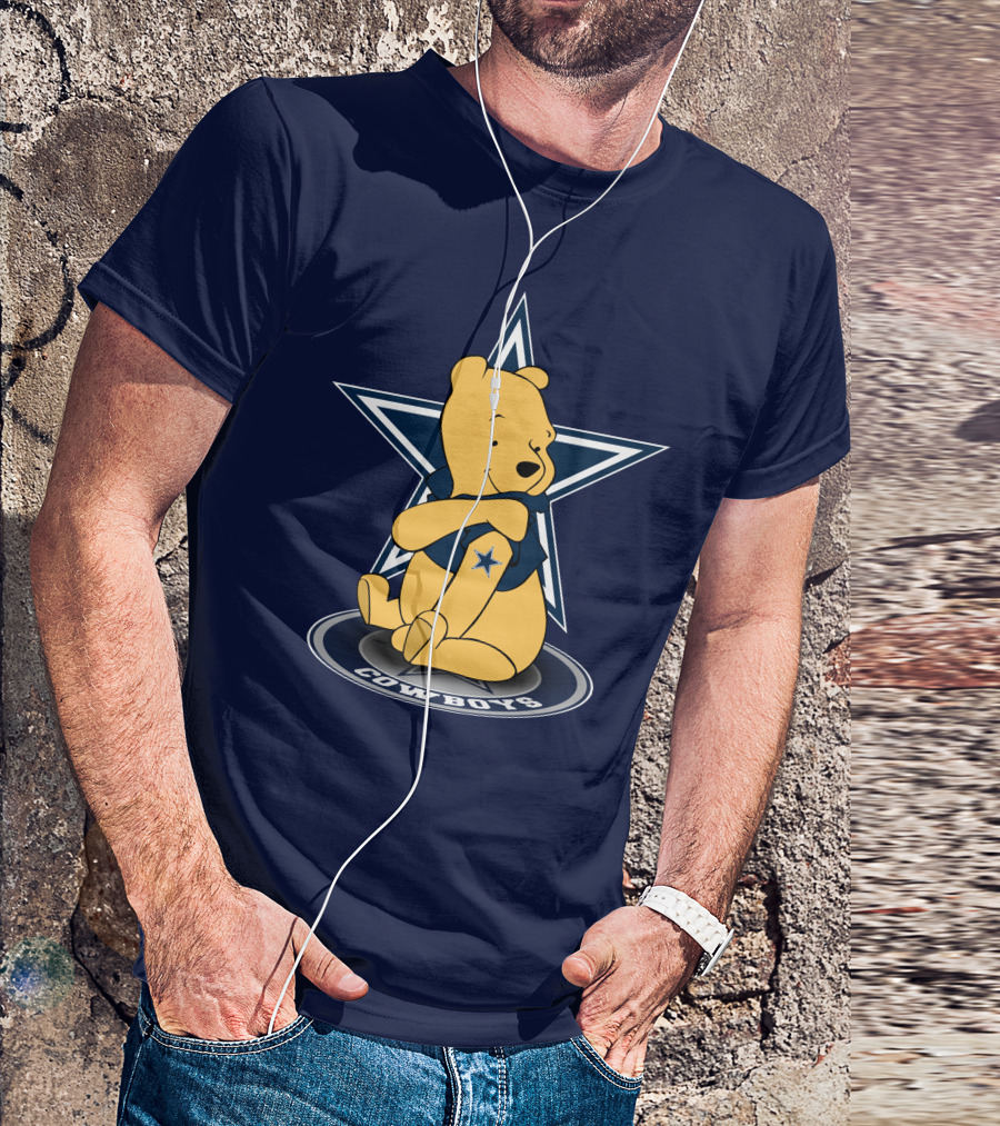 Dallas Cowboys Winnie The Pooh Star Logo Hugging Sitting T-Shirt