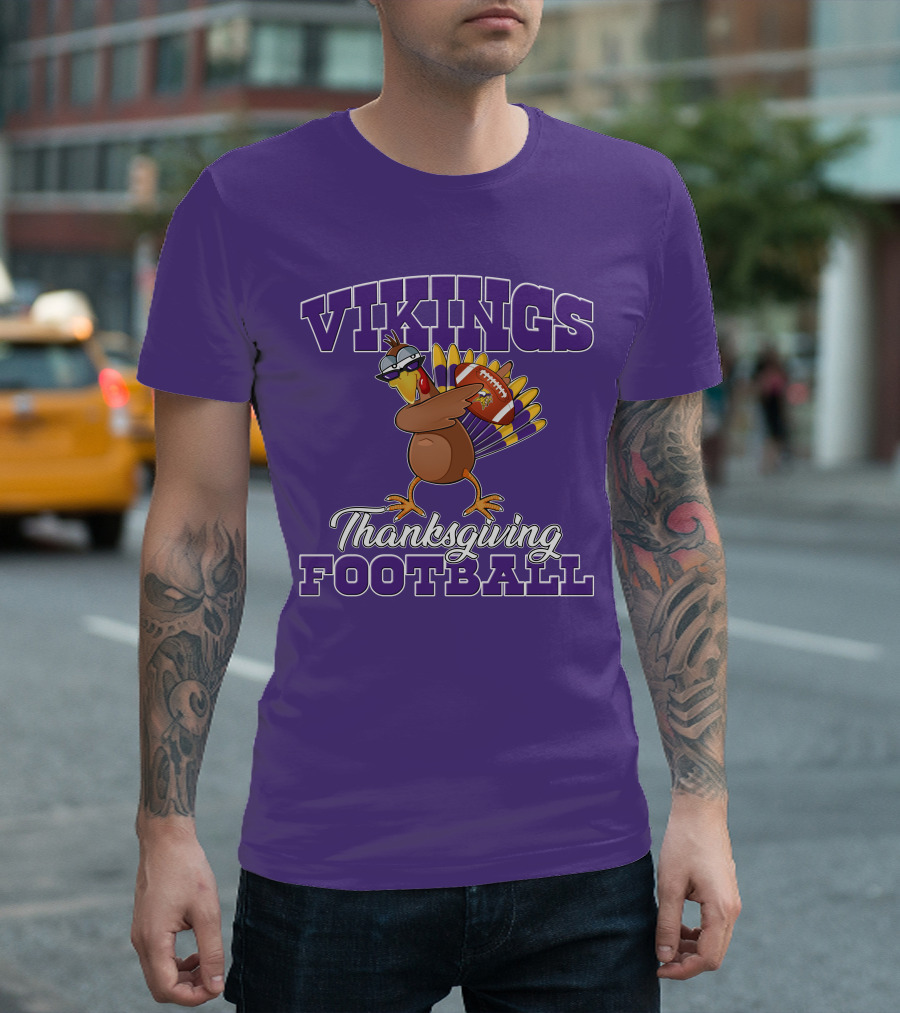 Vikings Thanksgiving Football Turkey Holding Minnesota Logo Ball T-Shirt