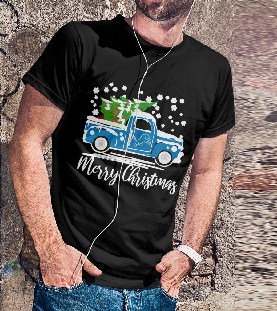Detroit Lions Vintage Car Merry Christmas Snowy Tree Scene T-Shirt