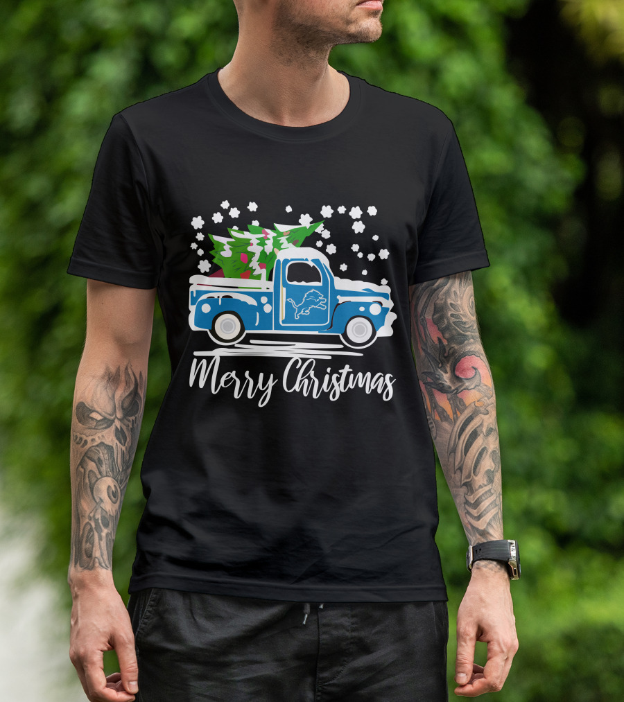 Detroit Lions Vintage Car Merry Christmas Snowy Tree Scene T-Shirt