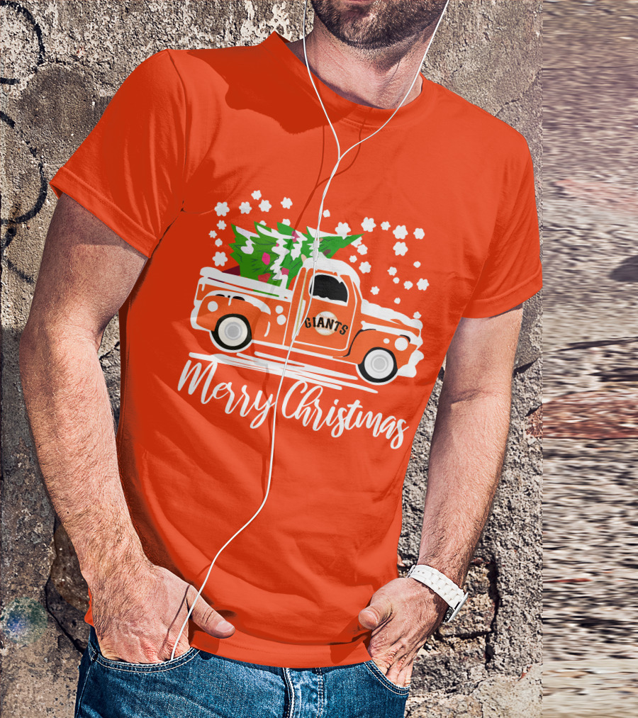 Merry Christmas San Francisco Giants Vintage Car With Snow And Tree T-Shirt