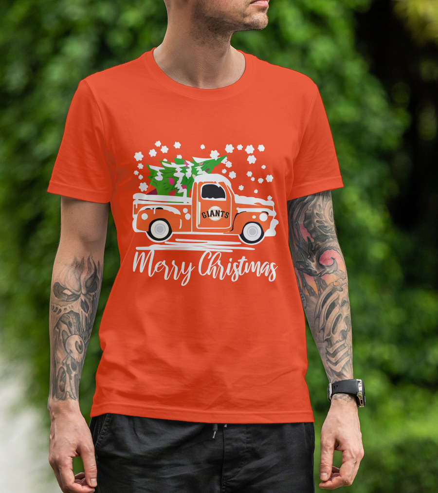 Merry Christmas San Francisco Giants Vintage Car With Snow And Tree T-Shirt