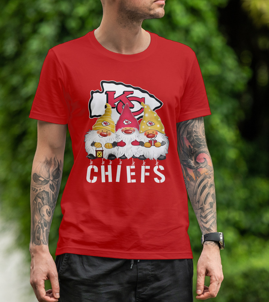 Kansas City Chiefs Merry Christmas Happy Holidays Gnomes T-Shirt