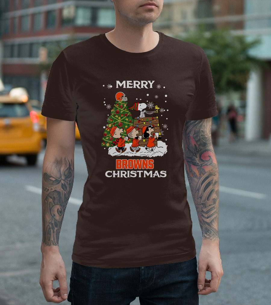 Merry Browns Christmas Peanuts Christmas Tree Celebration T-Shirt