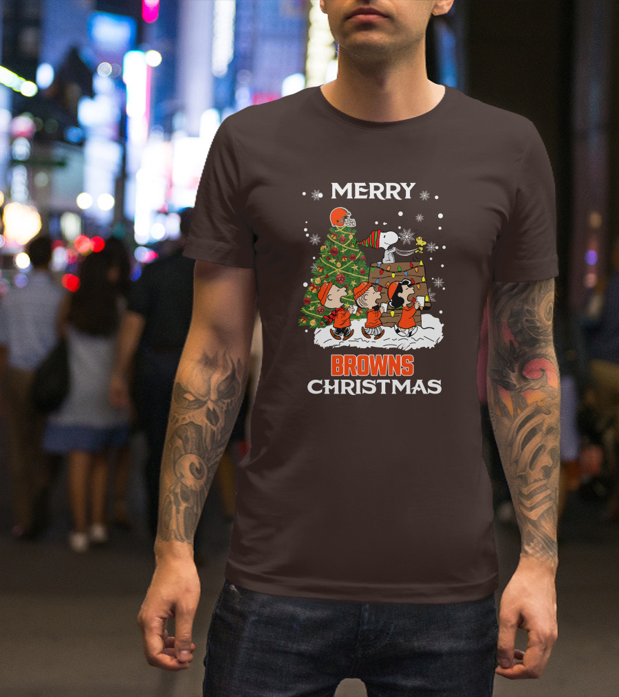 Merry Browns Christmas Peanuts Christmas Tree Celebration T-Shirt
