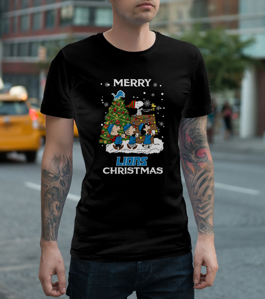 Merry Lions Christmas Detroit Peanuts Tree T-Shirt