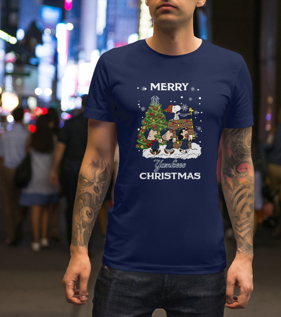 Merry Yankees Christmas Peanuts Tree New York Yankees T-Shirt