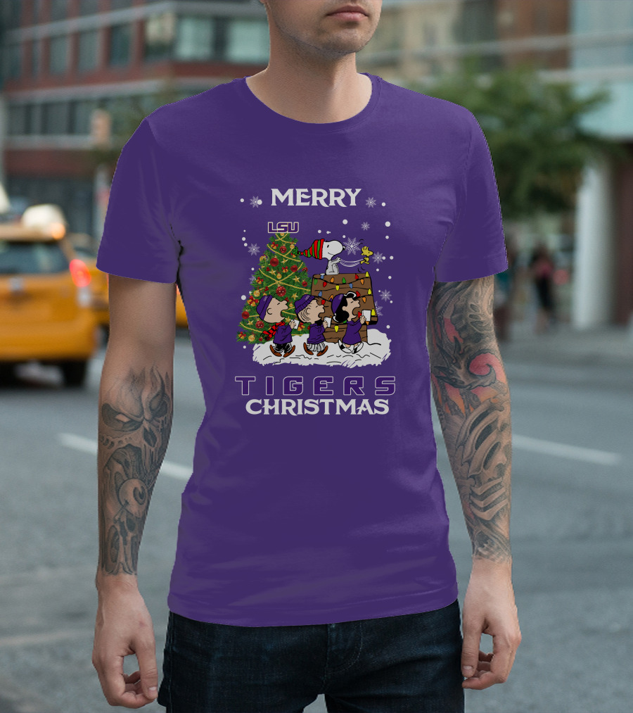 Lsu Tigers Merry Christmas Snoopy Christmas Tree Peanuts T-Shirt