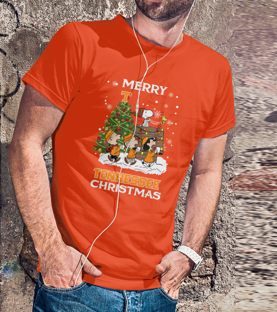 Merry Tennessee Christmas Peanuts Tree With Snoopy And Friends T-Shirt