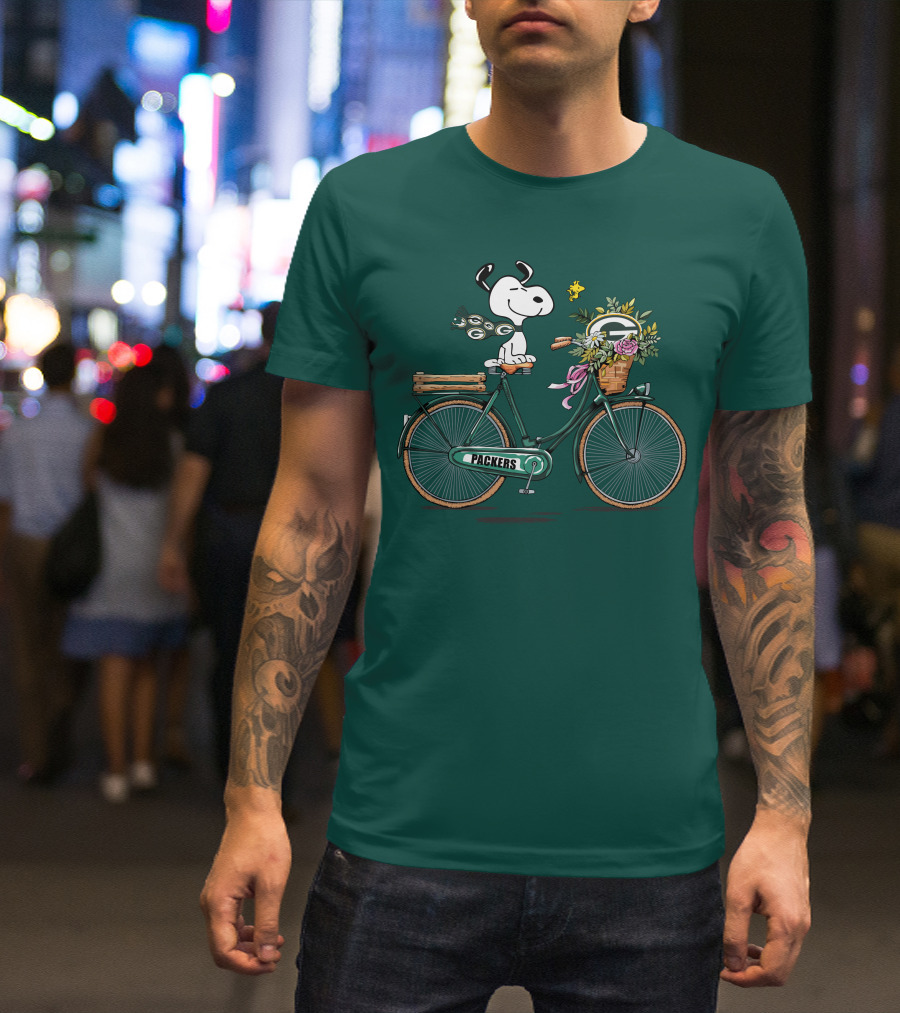 Packers Snoopy On Bicycle With Flowers And Woodstock T-Shirt