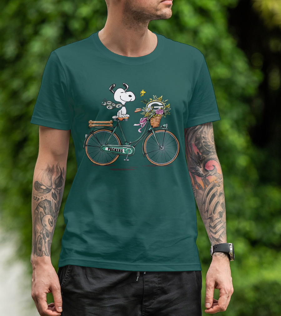 Packers Snoopy On Bicycle With Flowers And Woodstock T-Shirt