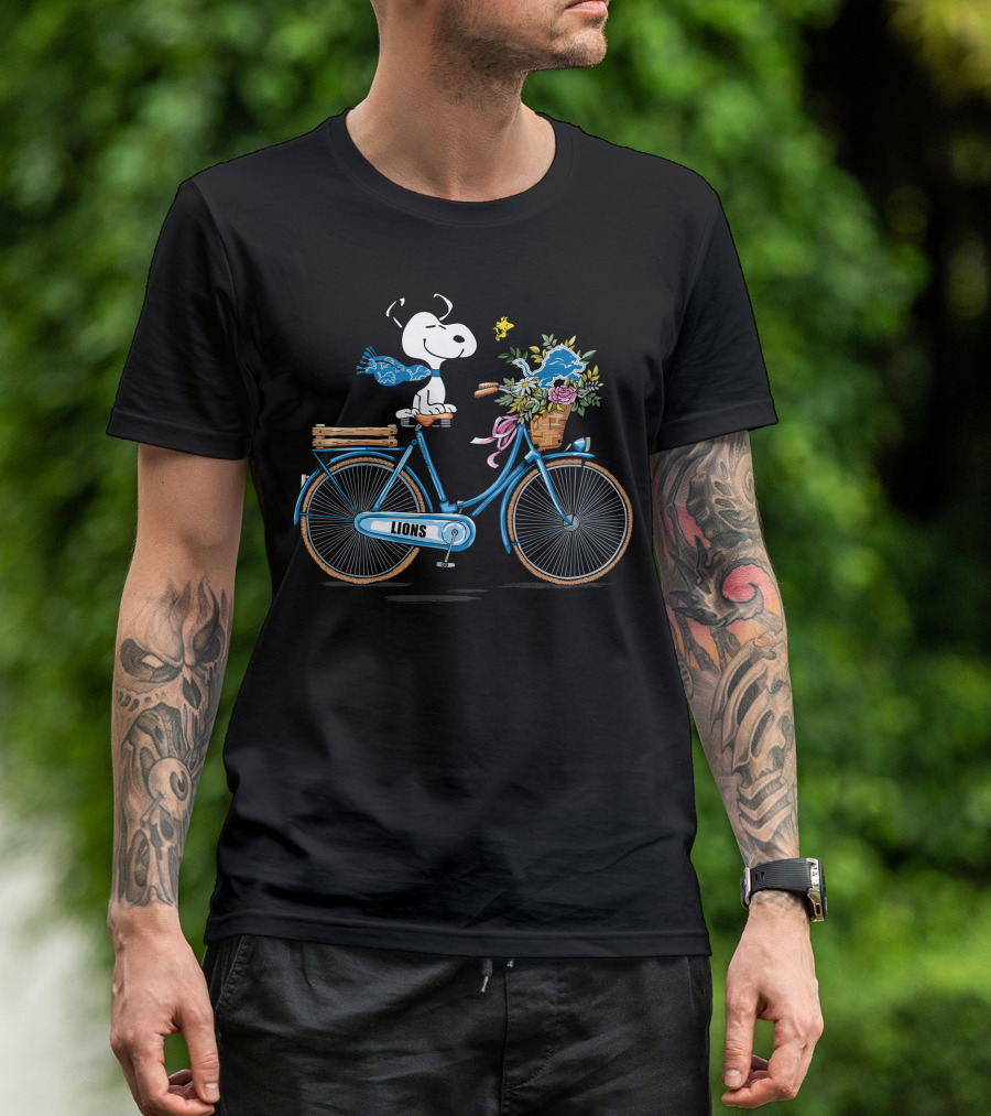 Detroit Lions Snoopy On Bicycle With Woodstock And Flowers T-Shirt