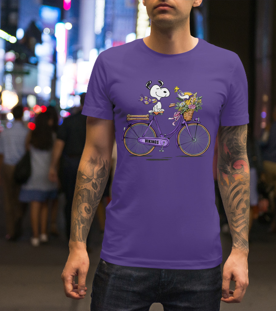 Minnesota Vikings Snoopy Woodstock Bicycle Adventure T-Shirt