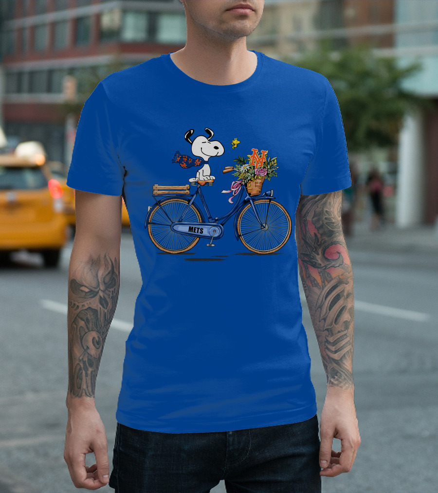 New York Mets Snoopy Bicycle Adventure with Baseball and Woodstock T-Shirt