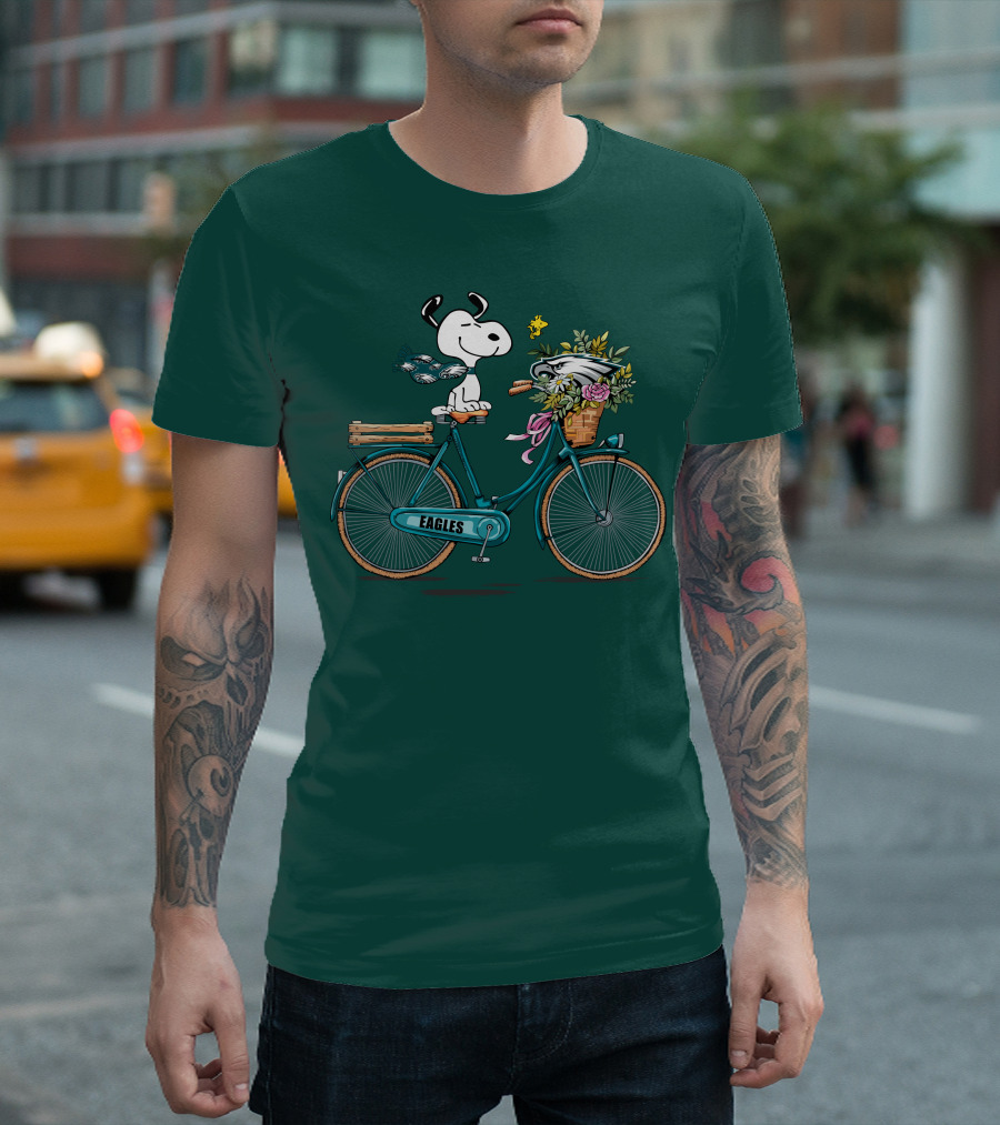 Philadelphia Eagles Snoopy Bicycle Flower Basket T-Shirt