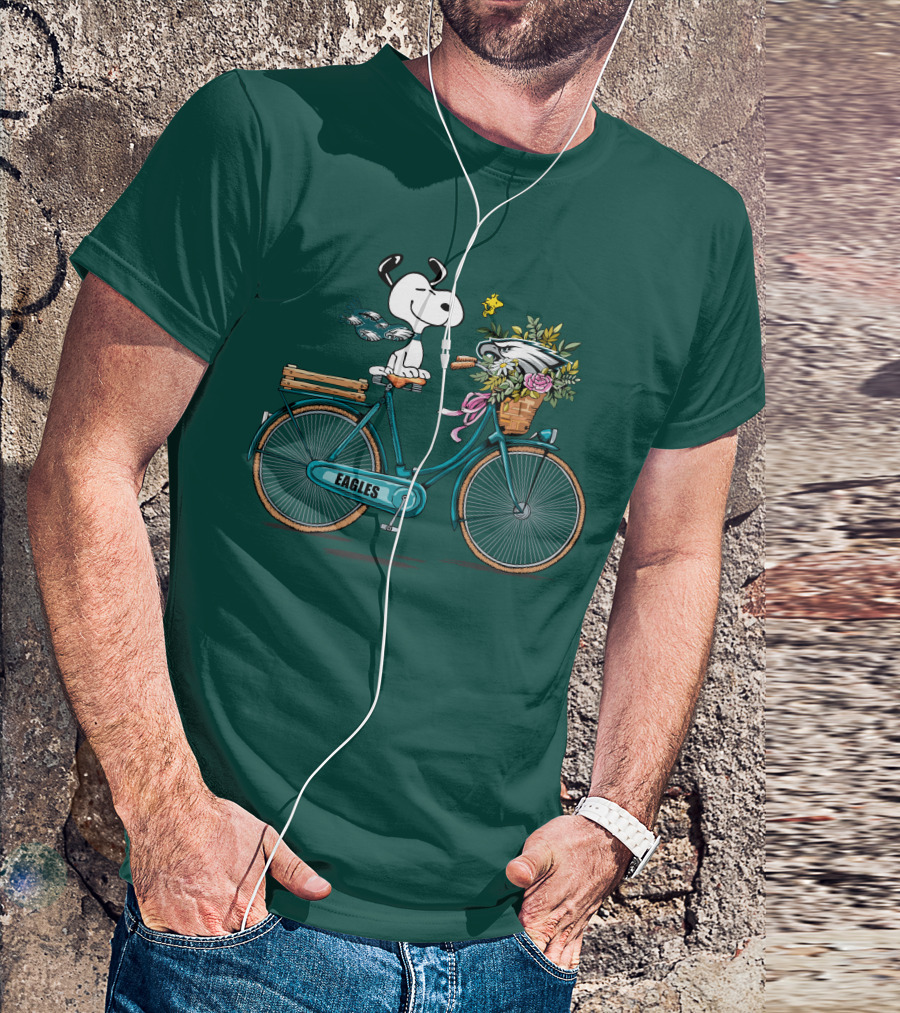 Philadelphia Eagles Snoopy Bicycle Flower Basket T-Shirt