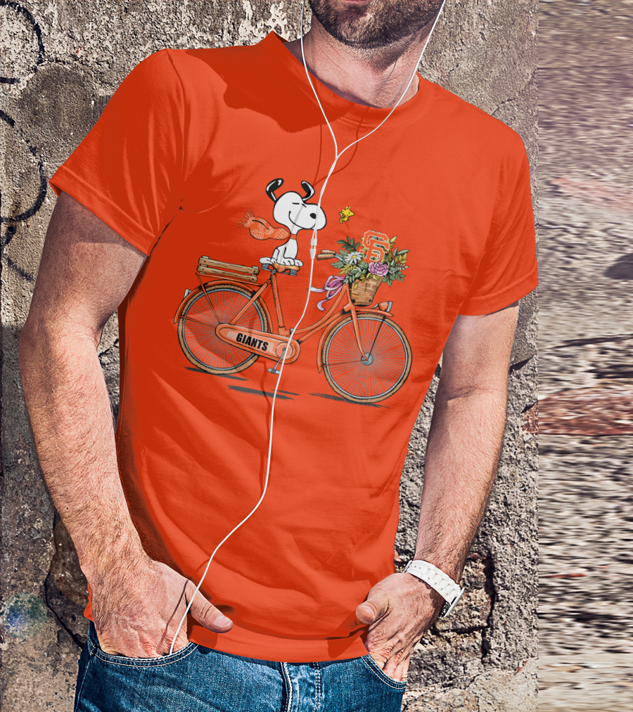 San Francisco Giants Snoopy On Bicycle With Flowers T-Shirt