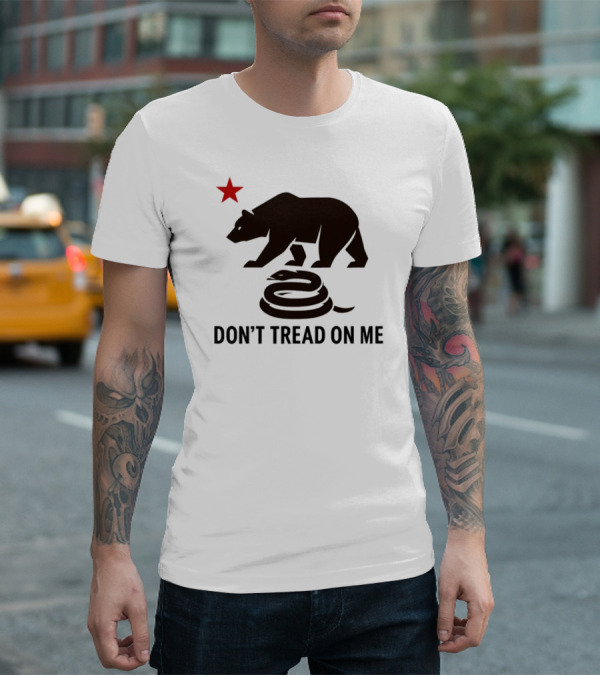 California Bear Tyrant King Don't Tread On Me Symbol With Star And Snake T-Shirt
