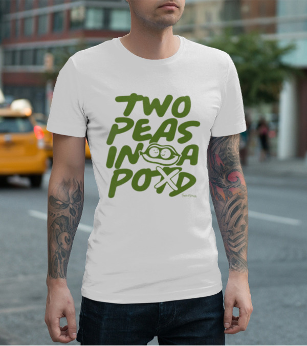 Two Peas In A Pod Cartoon Illustration By Tamera Ann 전연희 T-Shirt