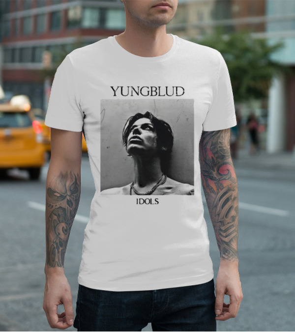 Yungblud Idols Black And White Portrait Chain Necklace T-Shirt