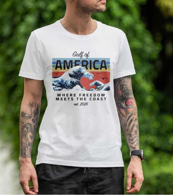 Gulf Of America Where Freedom Meets The Coast Est. 2025 Waves And Sunset Scene T-Shirt