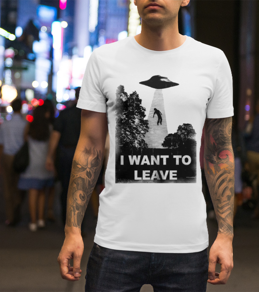 I Want To Leave UFO Abduction Scene Black And White Design T-Shirt