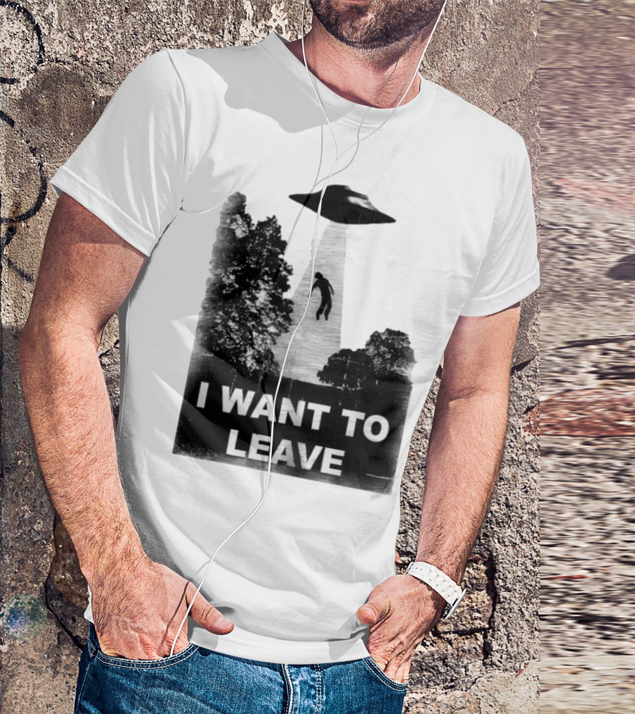 I Want To Leave UFO Abduction Scene Black And White Design T-Shirt
