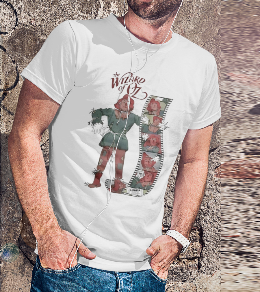 The Wizard Of Oz Scarecrow Illustration With Film Strip Style T-Shirt