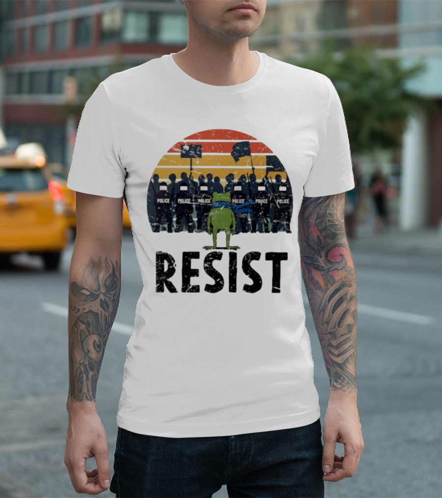 Portland Frog Protester Resist Police Vintage Sunset T-Shirt