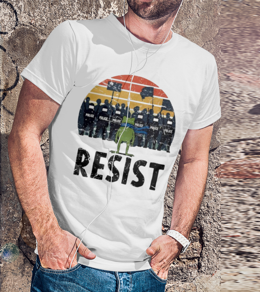 Portland Frog Protester Resist Police Vintage Sunset T-Shirt