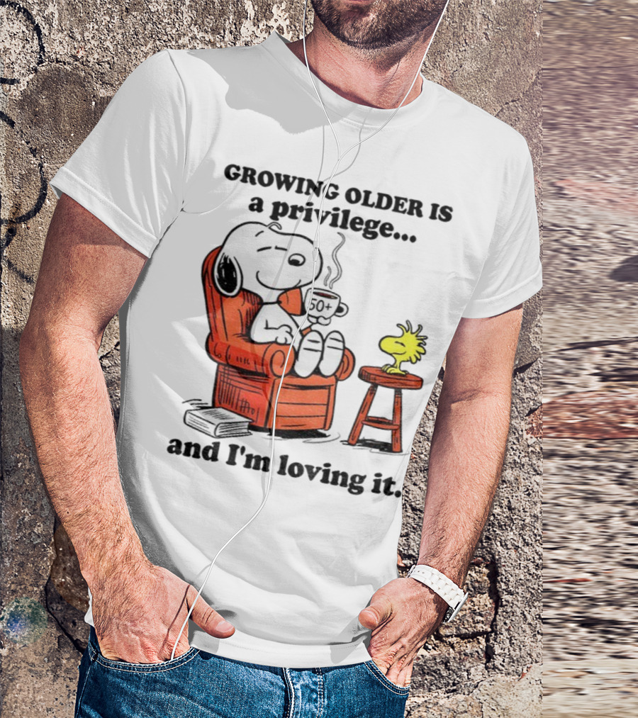 Snoopy And Woodstock Relaxing Growing Older 50+ Privilege And Loving It T-Shirt