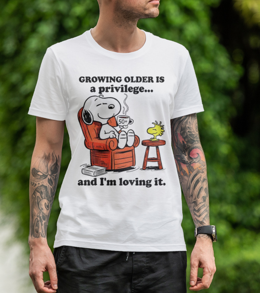 Snoopy And Woodstock Relaxing Growing Older 50+ Privilege And Loving It T-Shirt
