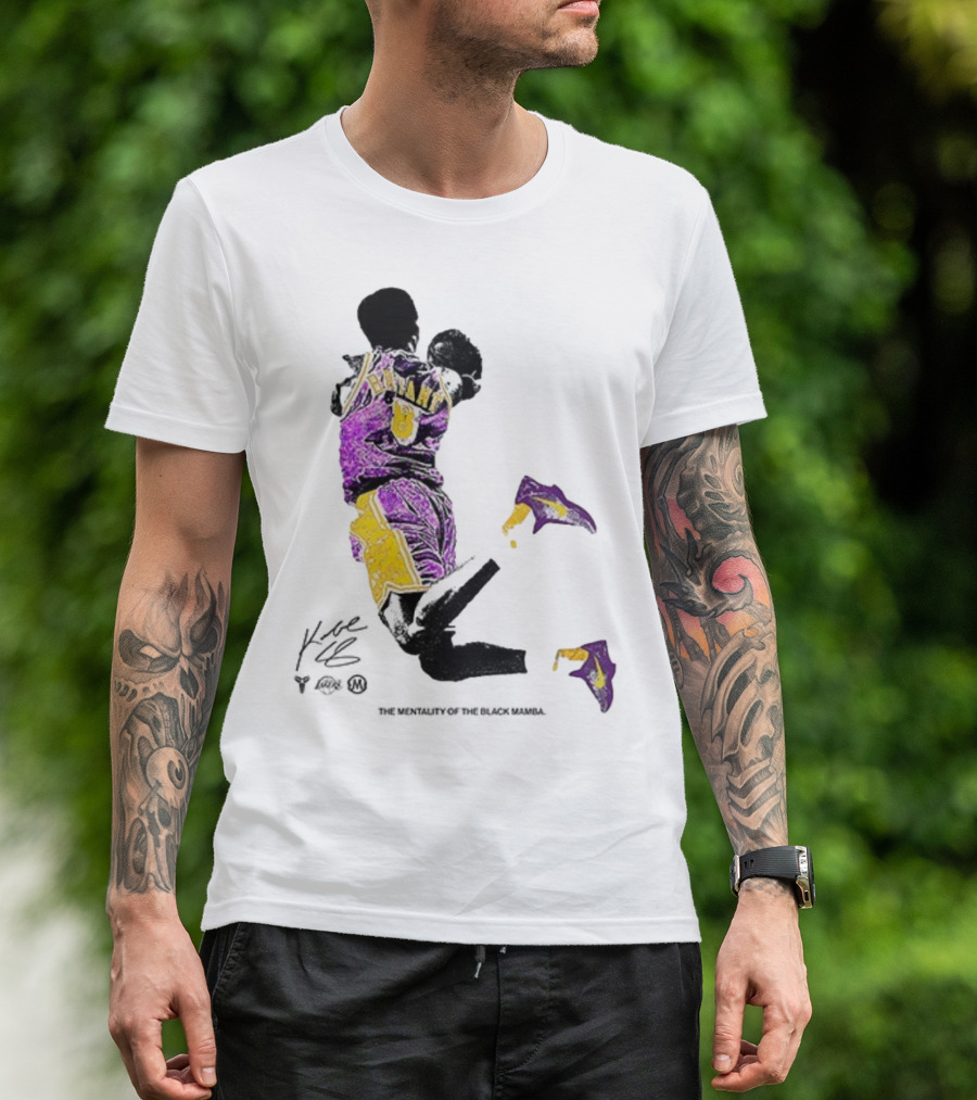 Los Angeles Lakers Kobe Bryant Black Mamba Mentality Purple Gold Signature 8 T-Shirt